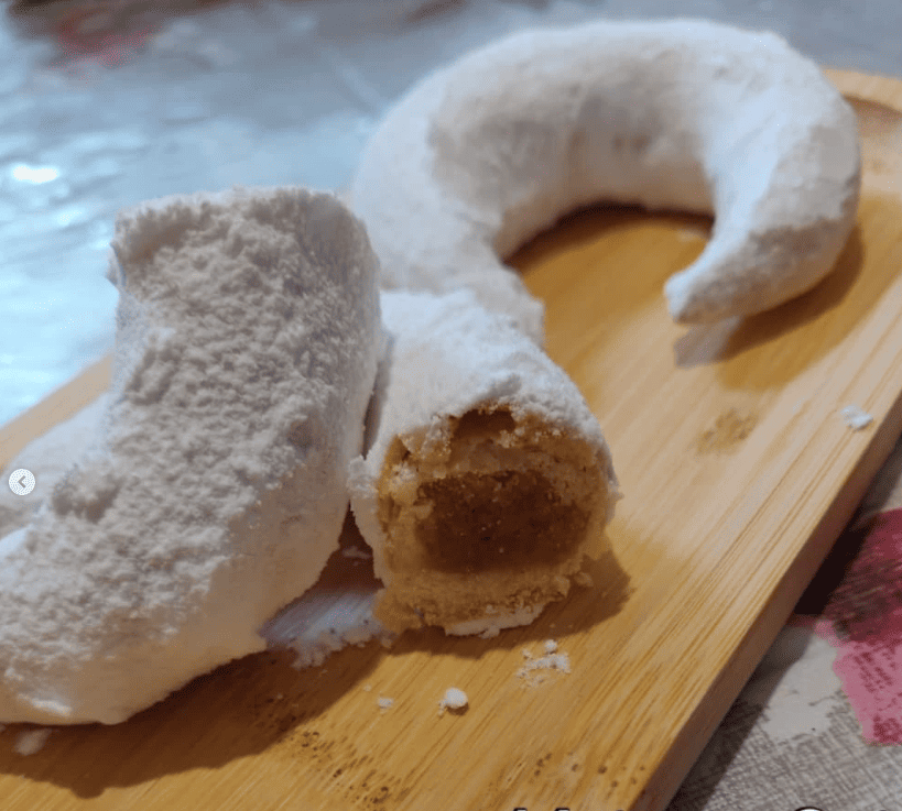 Tcharak cornes de gazelle à Nice, pâtisserie sablée à l’amande